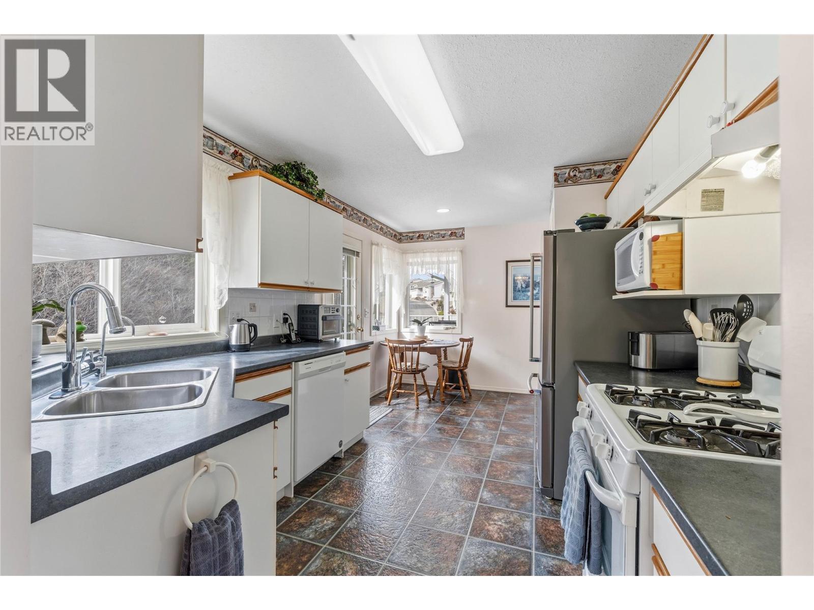 32 2022 PACIFIC Way, Kamloops