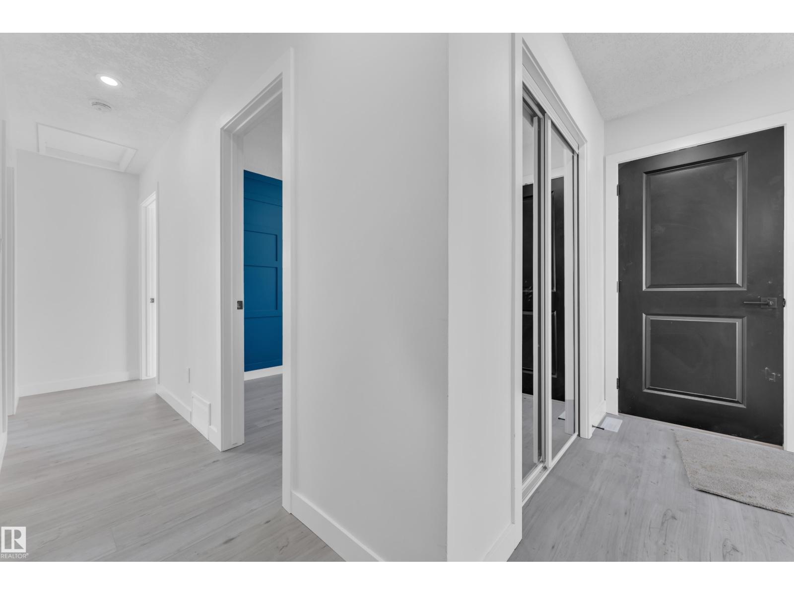 8635 33 AV NW - 11