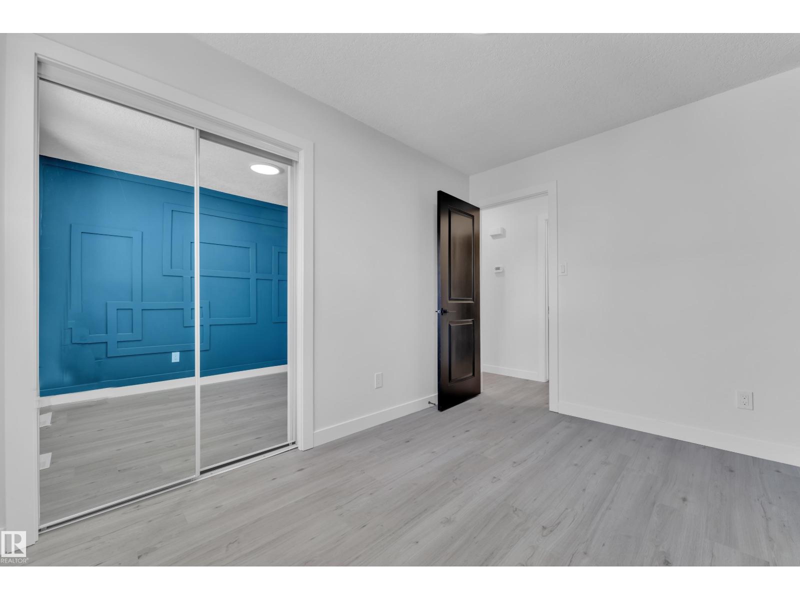 8635 33 AV NW - 13