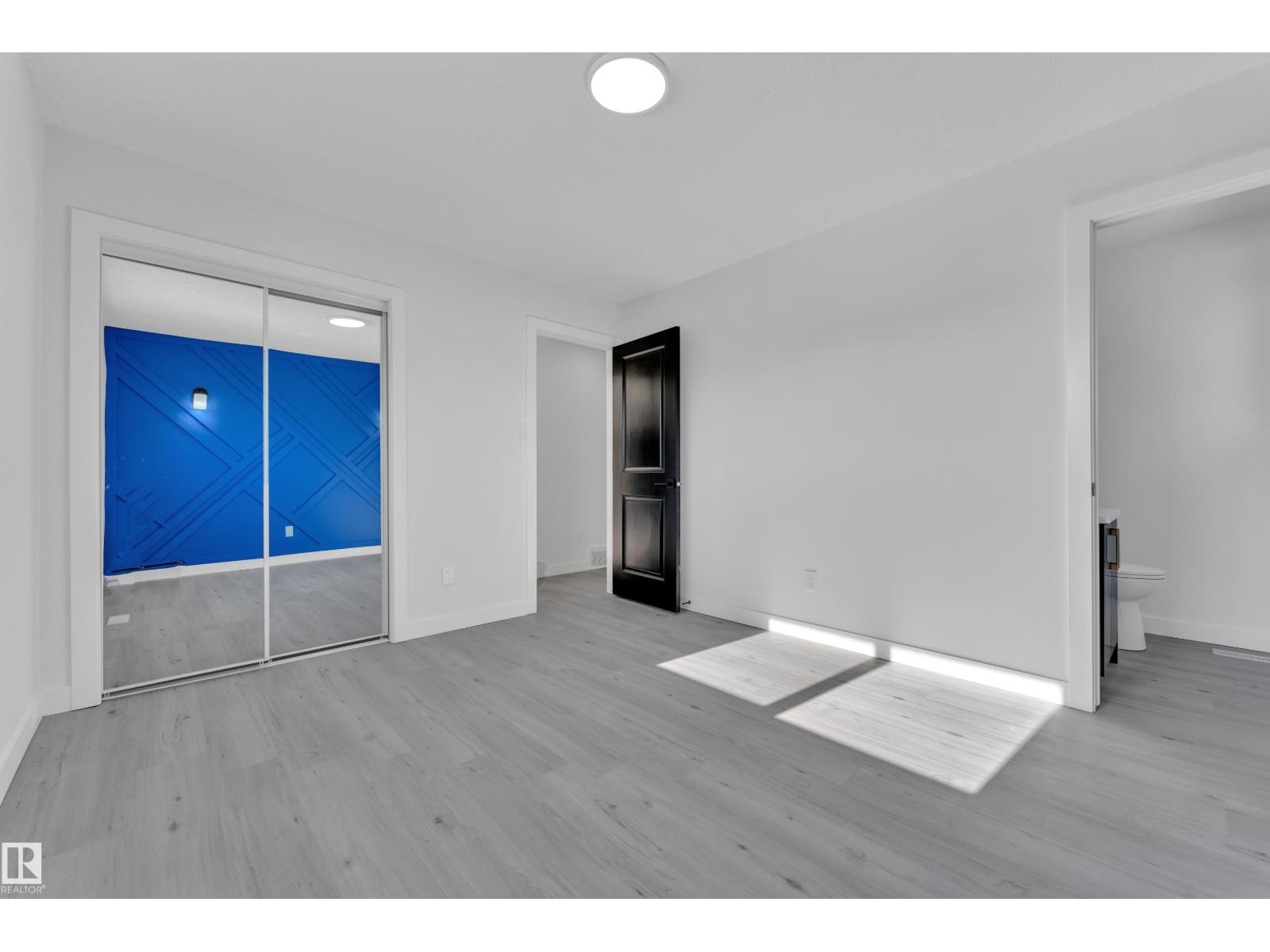 8635 33 AV NW - 15