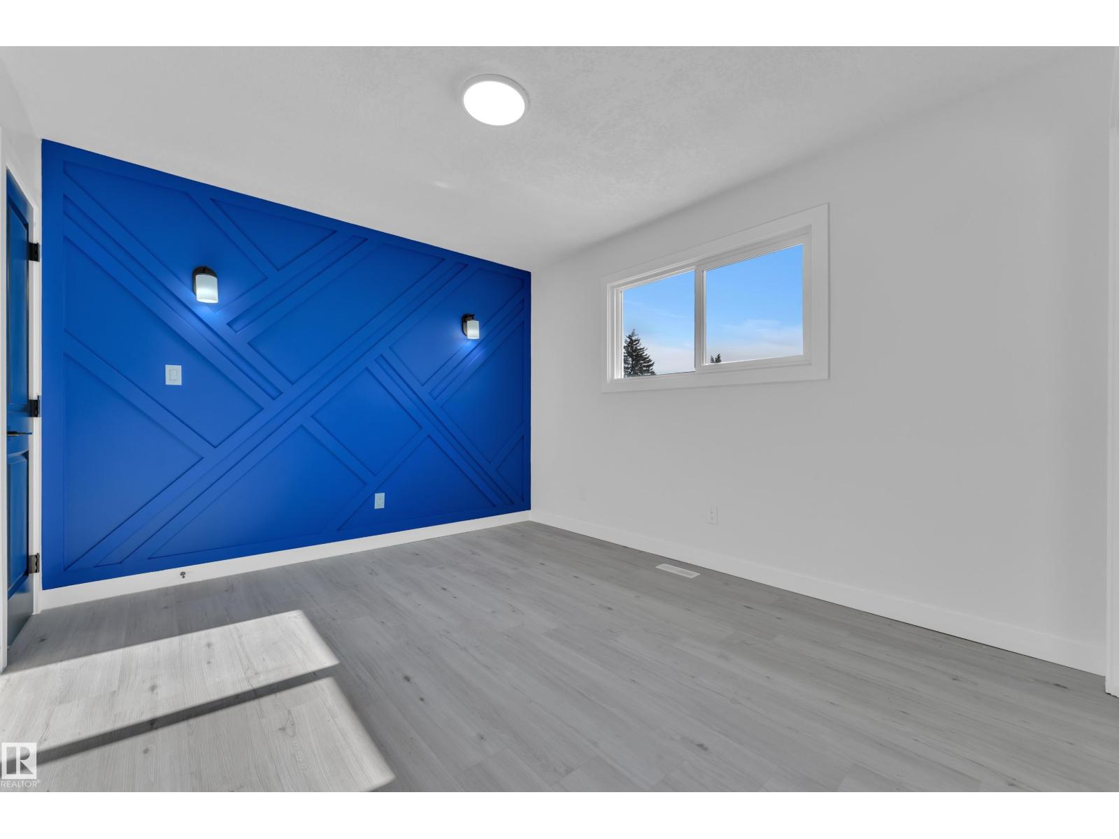 8635 33 AV NW - 17