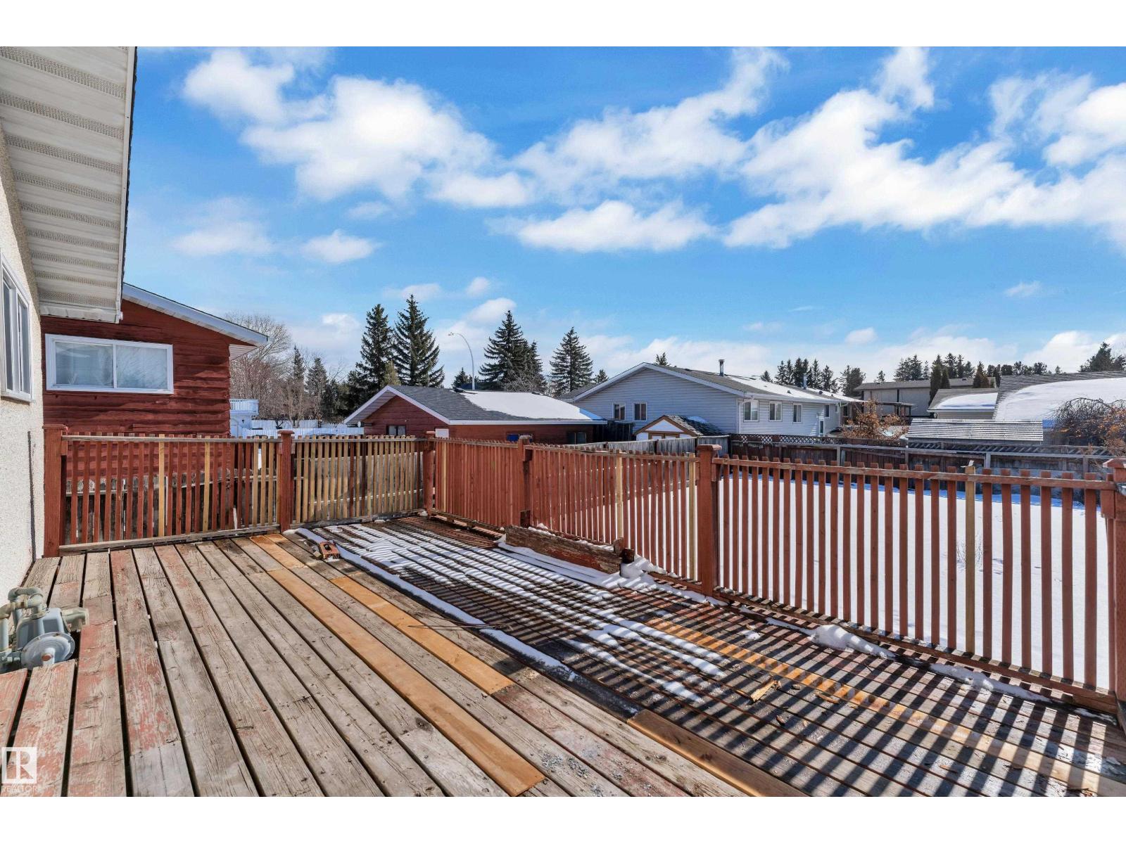 8635 33 AV NW - 20