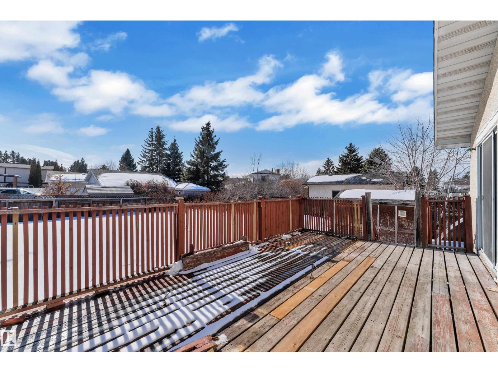 8635 33 AV NW - 21