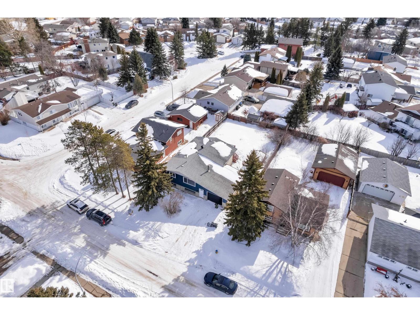 8635 33 AV NW - 37