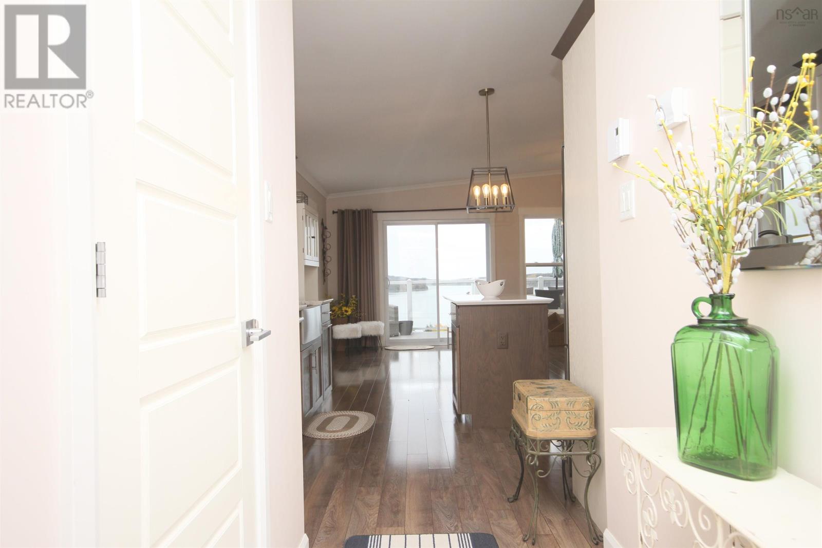 Property 10 of 38 of 10471 highway 16