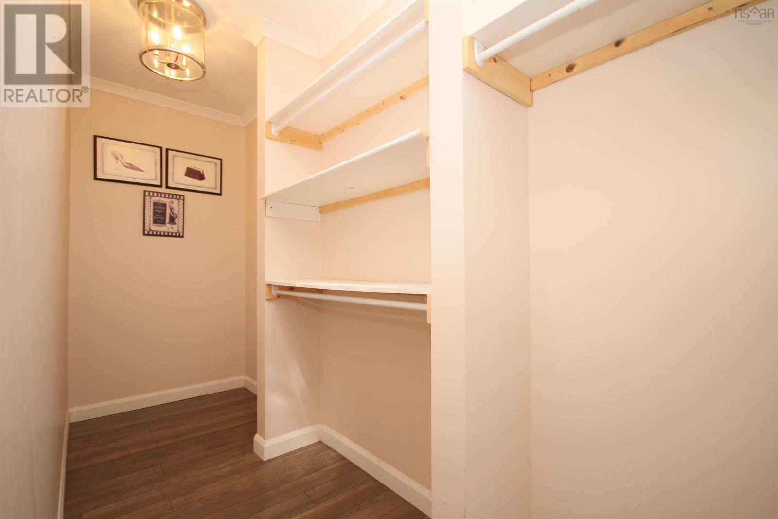 Property 22 of 38 of 10471 highway 16