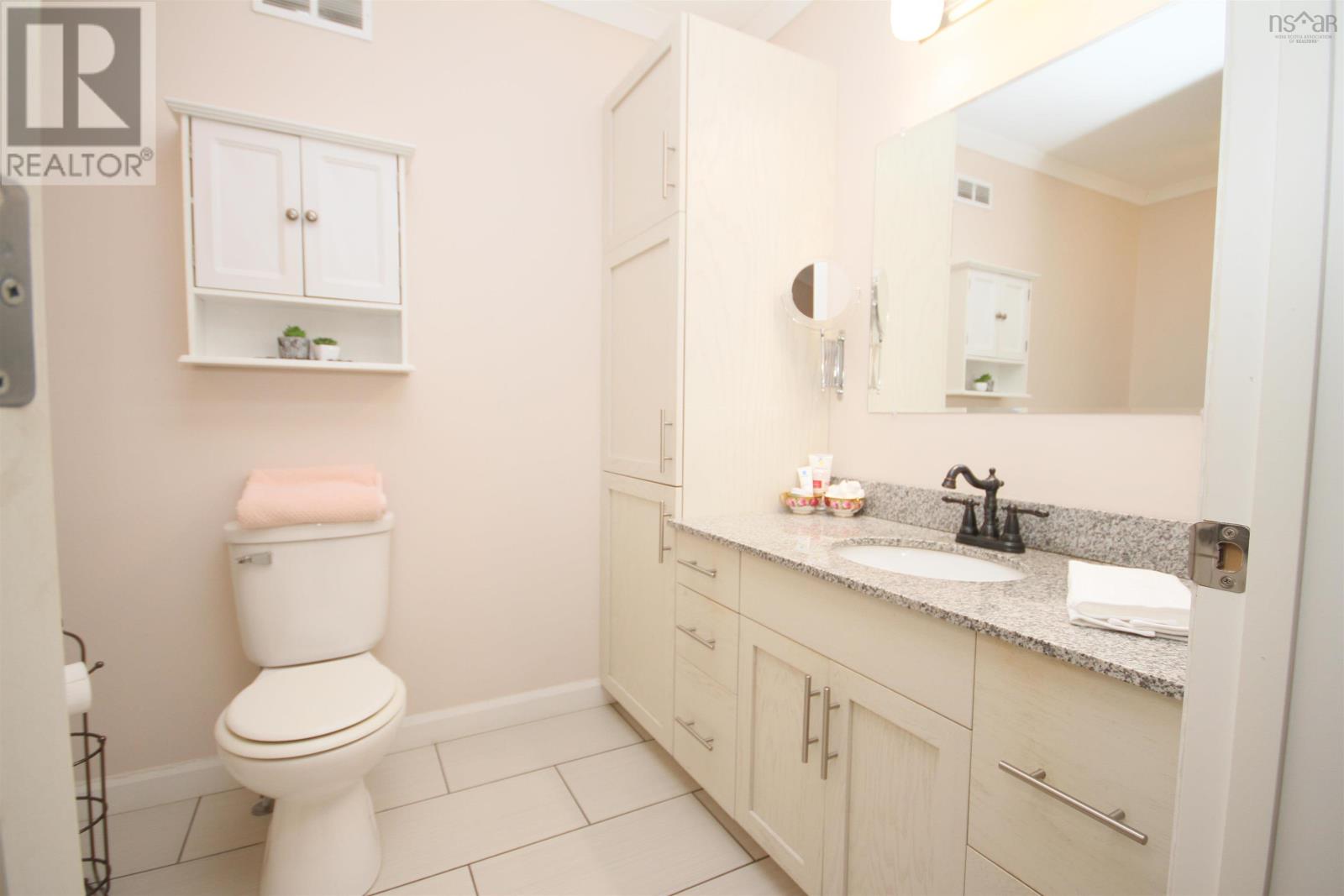 Property 21 of 38 of 10471 highway 16