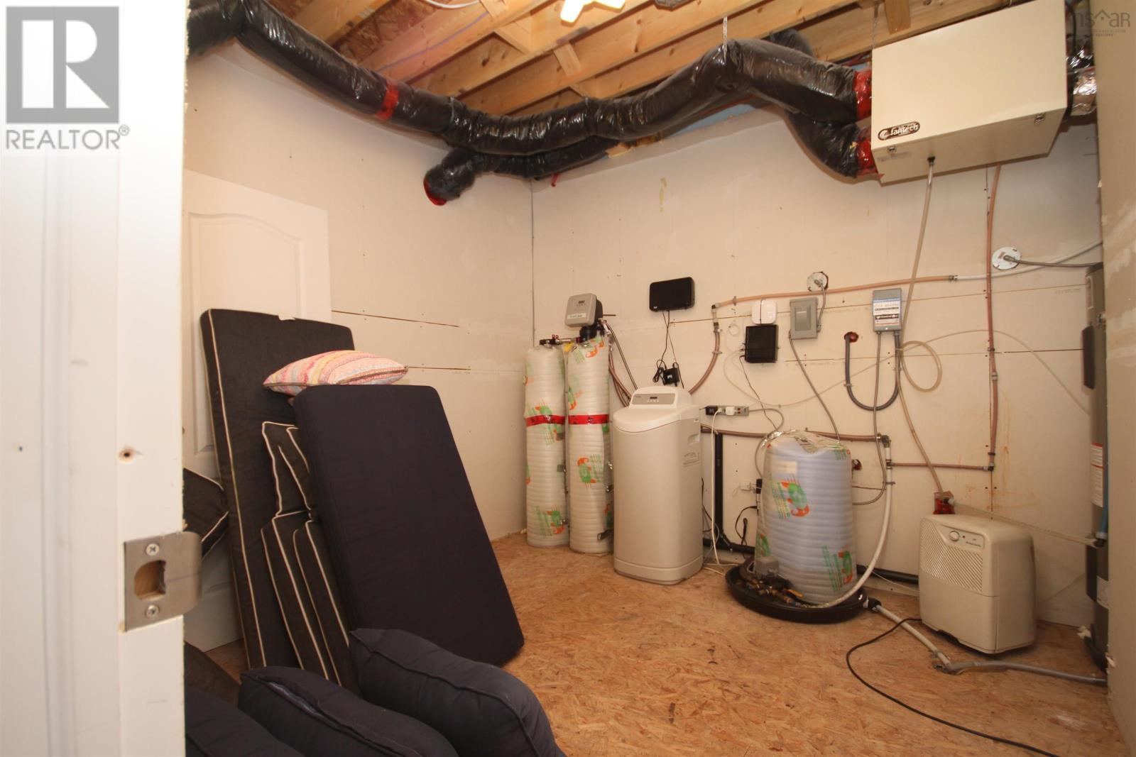 Property 28 of 38 of 10471 highway 16