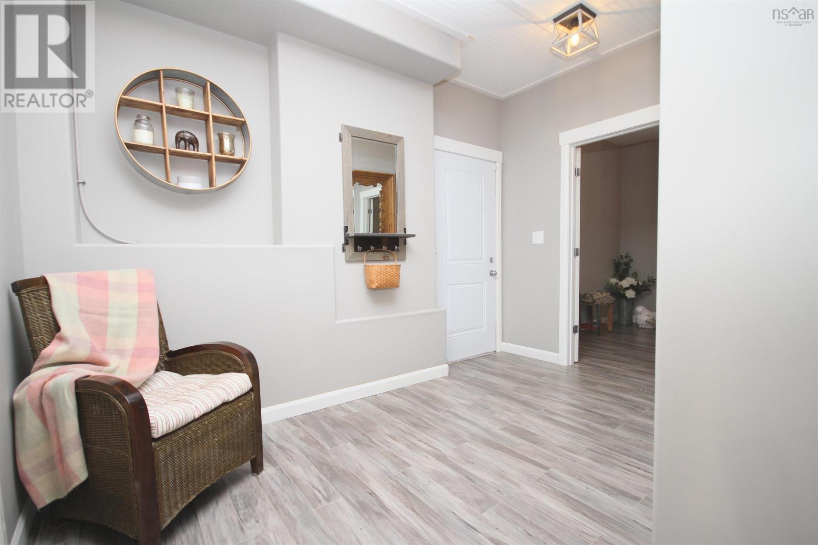 Property 33 of 38 of 10471 highway 16