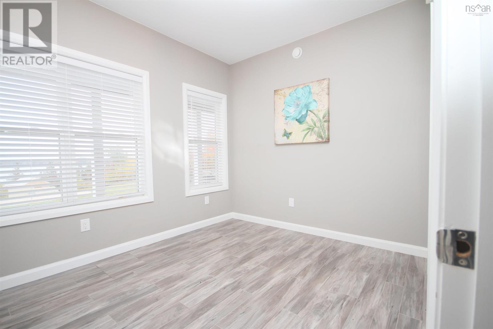 Property 35 of 38 of 10471 highway 16