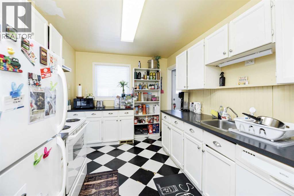 Single Family House Bungalow for Sale in   Street Mountview Red Deer 