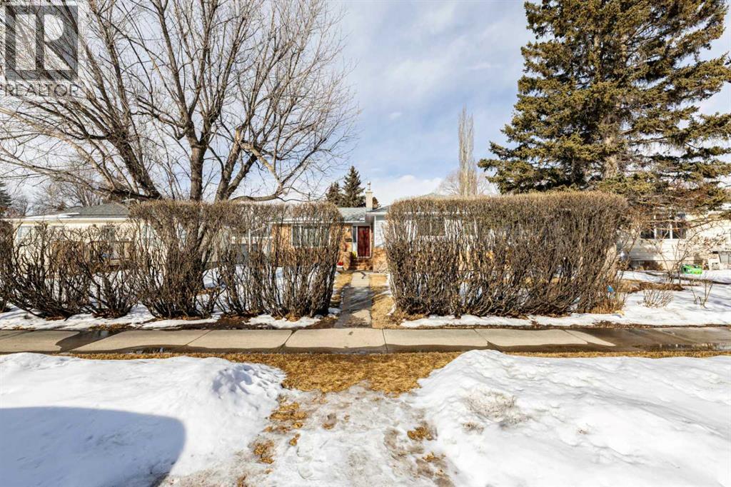 Single Family House Bungalow for Sale in   Street Mountview Red Deer 