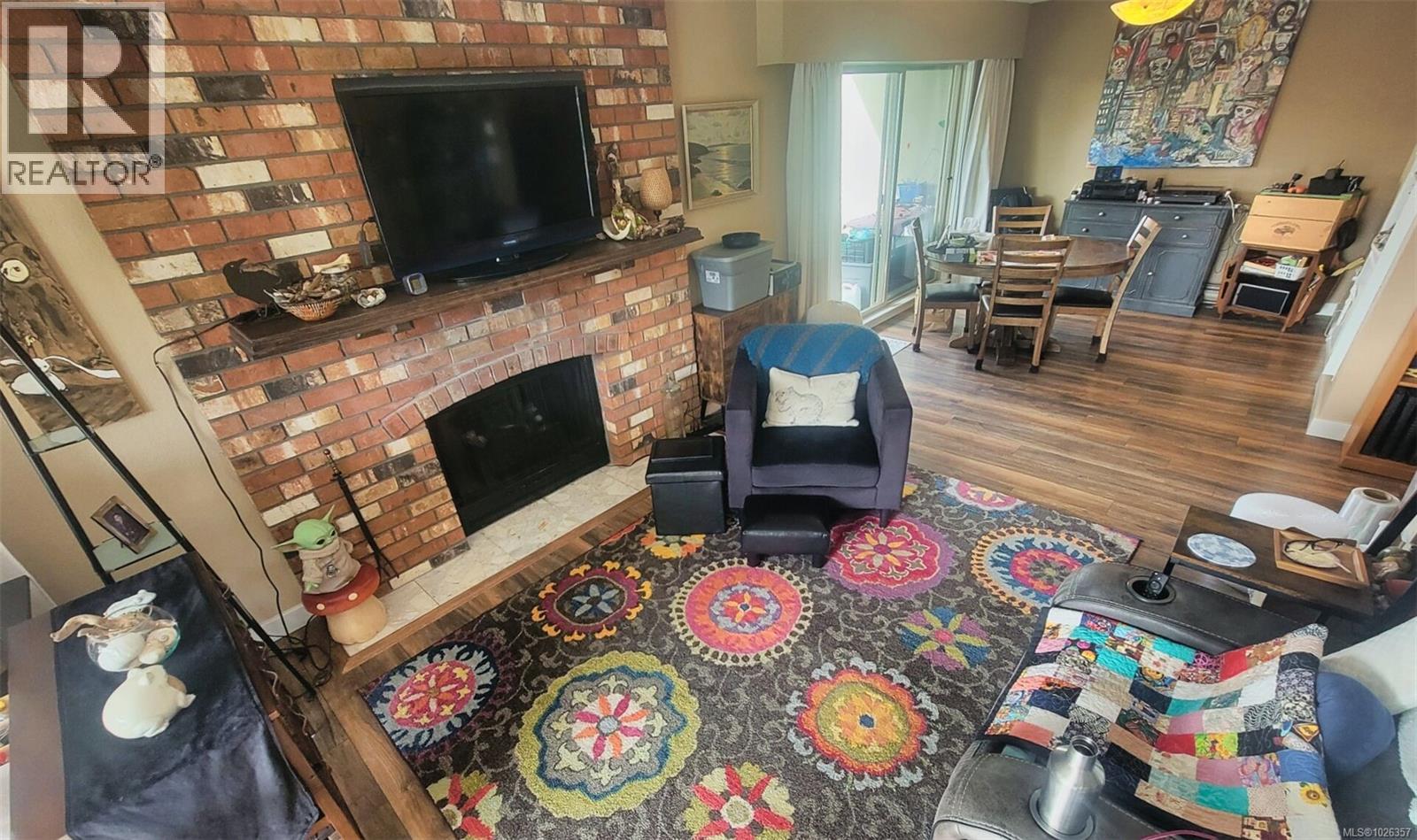 #414 1419 STADACONA AVE - Image 2