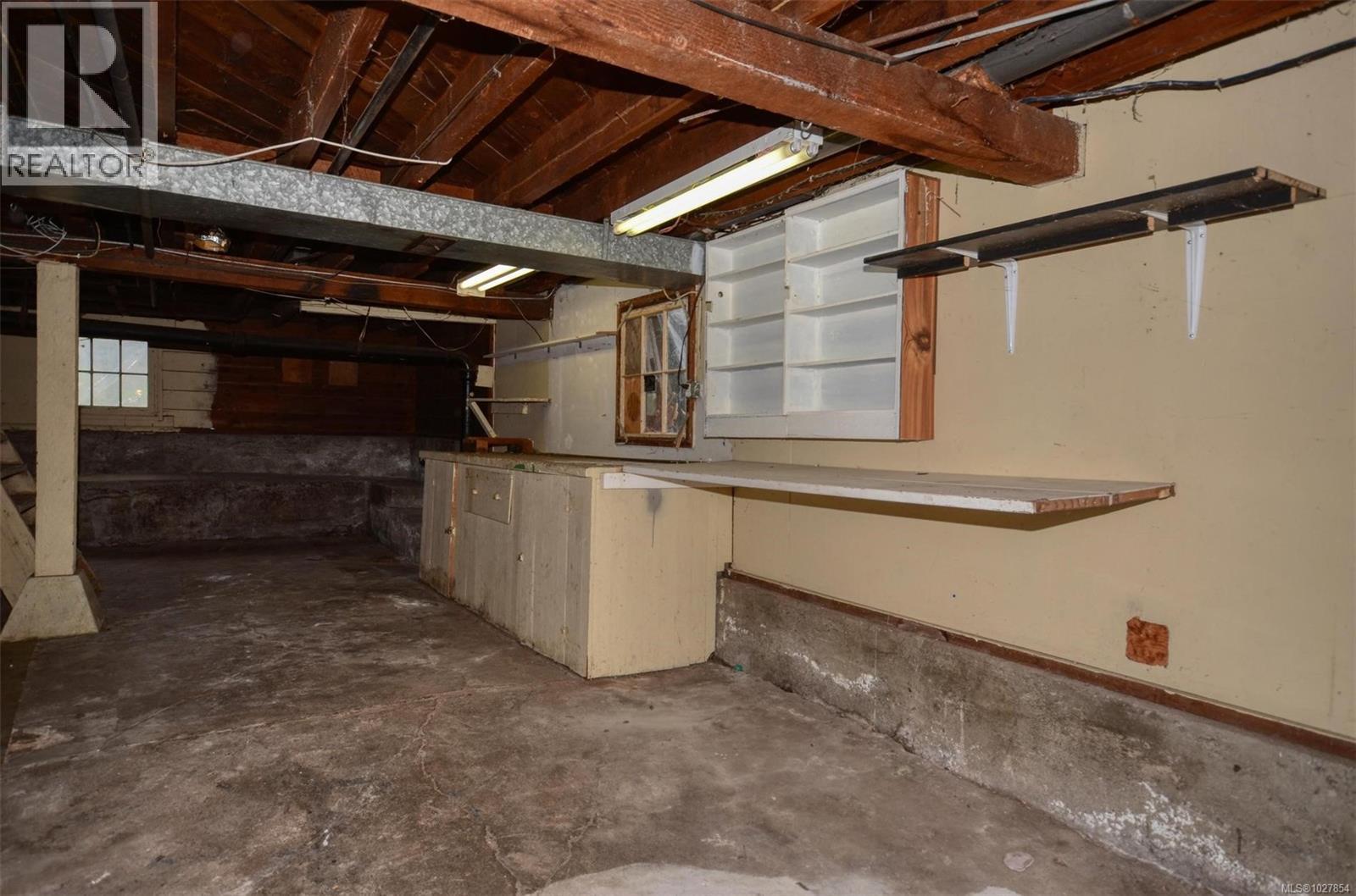 985 Cloverdale St - 29
