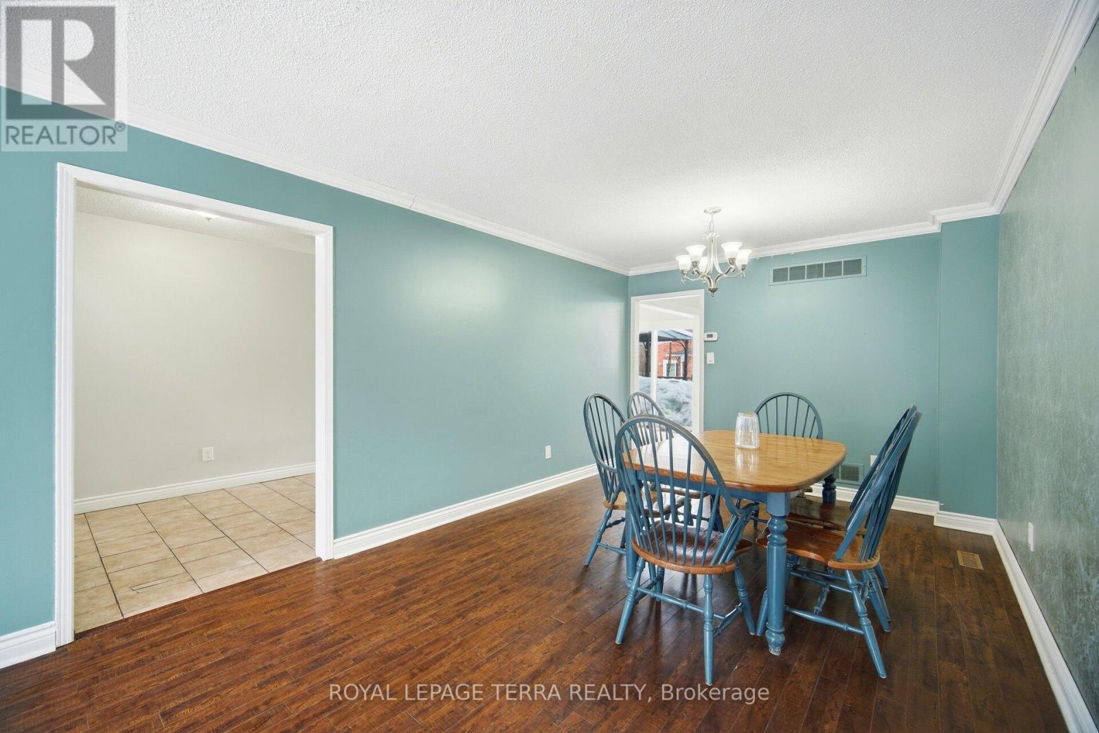 44 CARRUTHERS CRESCENT - 11