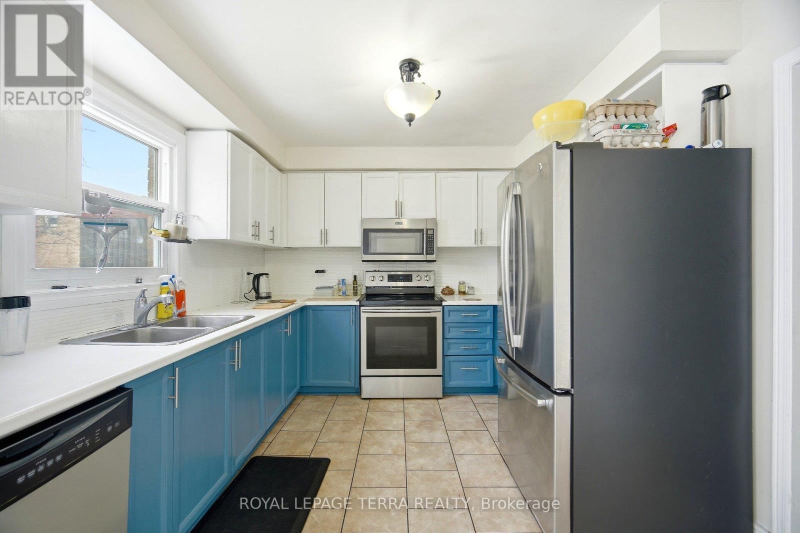44 CARRUTHERS CRESCENT - 13
