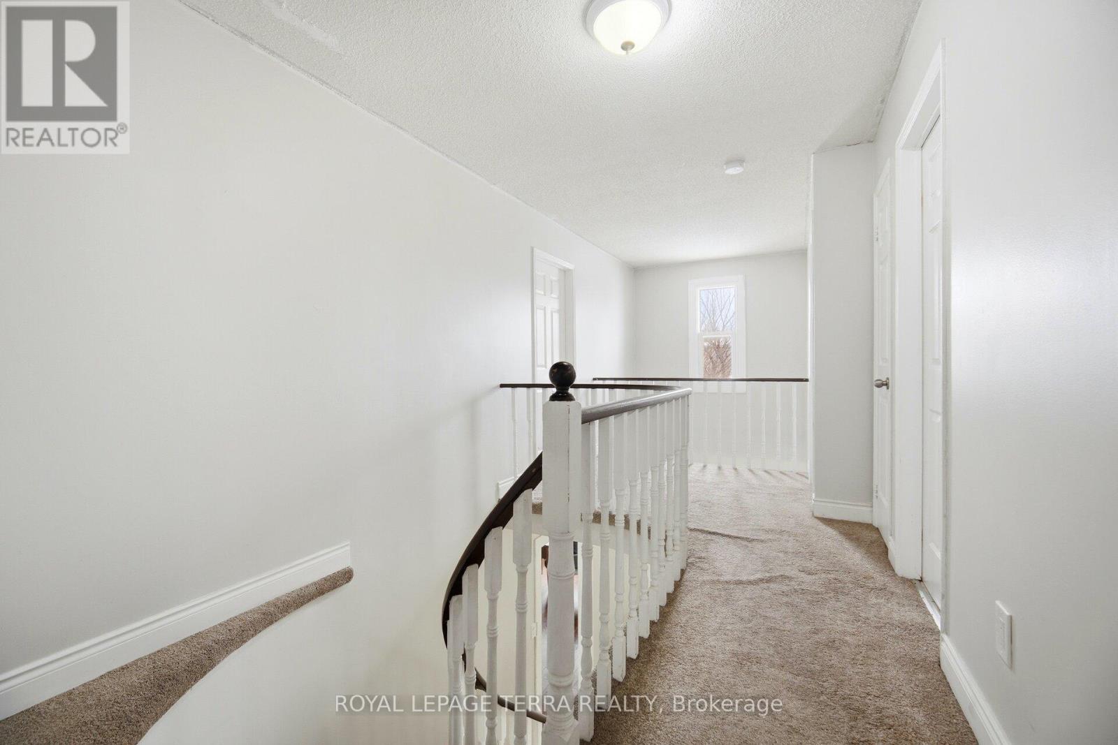 44 CARRUTHERS CRESCENT - 23