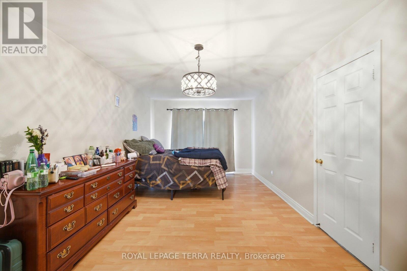 44 CARRUTHERS CRESCENT - 25