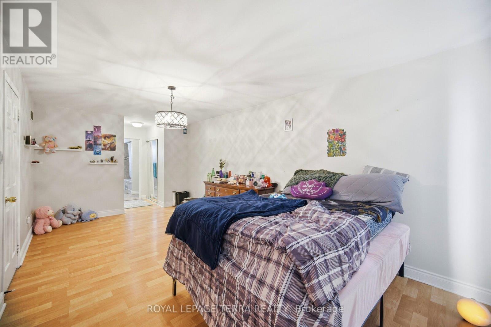 44 CARRUTHERS CRESCENT - 26