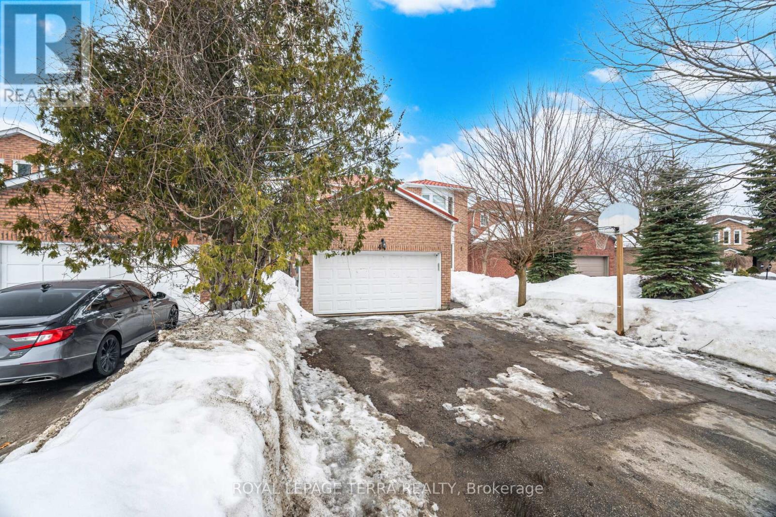44 CARRUTHERS CRESCENT - 3