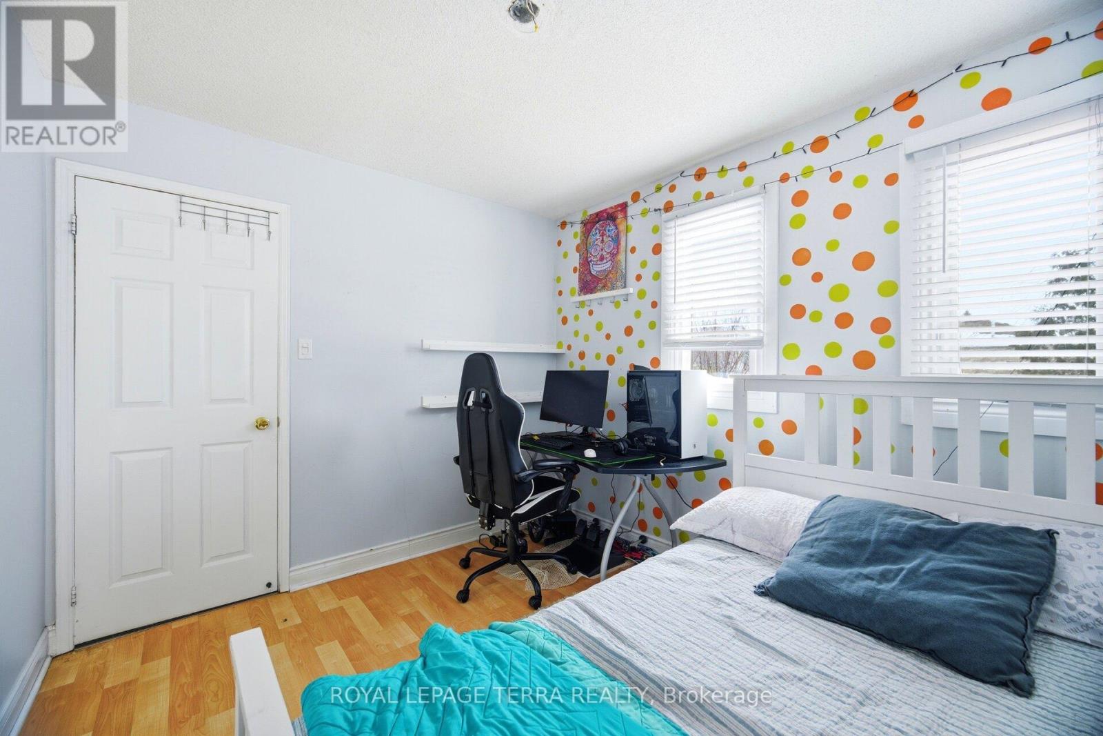 44 CARRUTHERS CRESCENT - 30