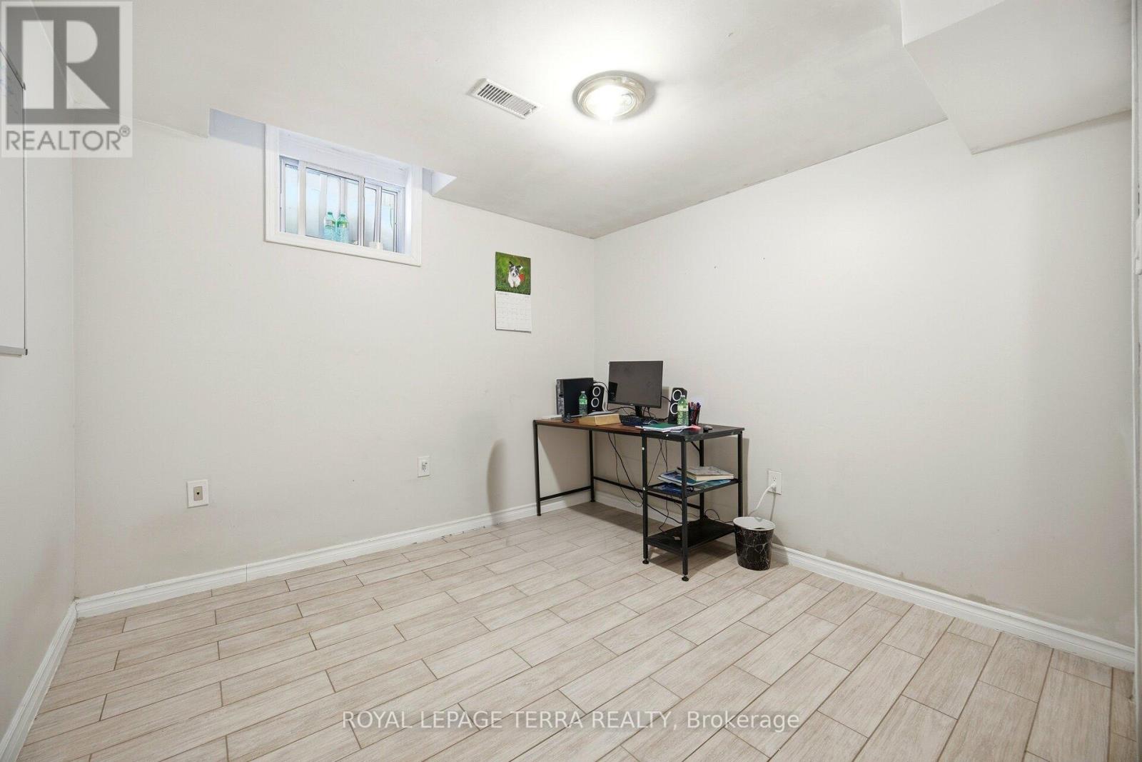 44 CARRUTHERS CRESCENT - 45