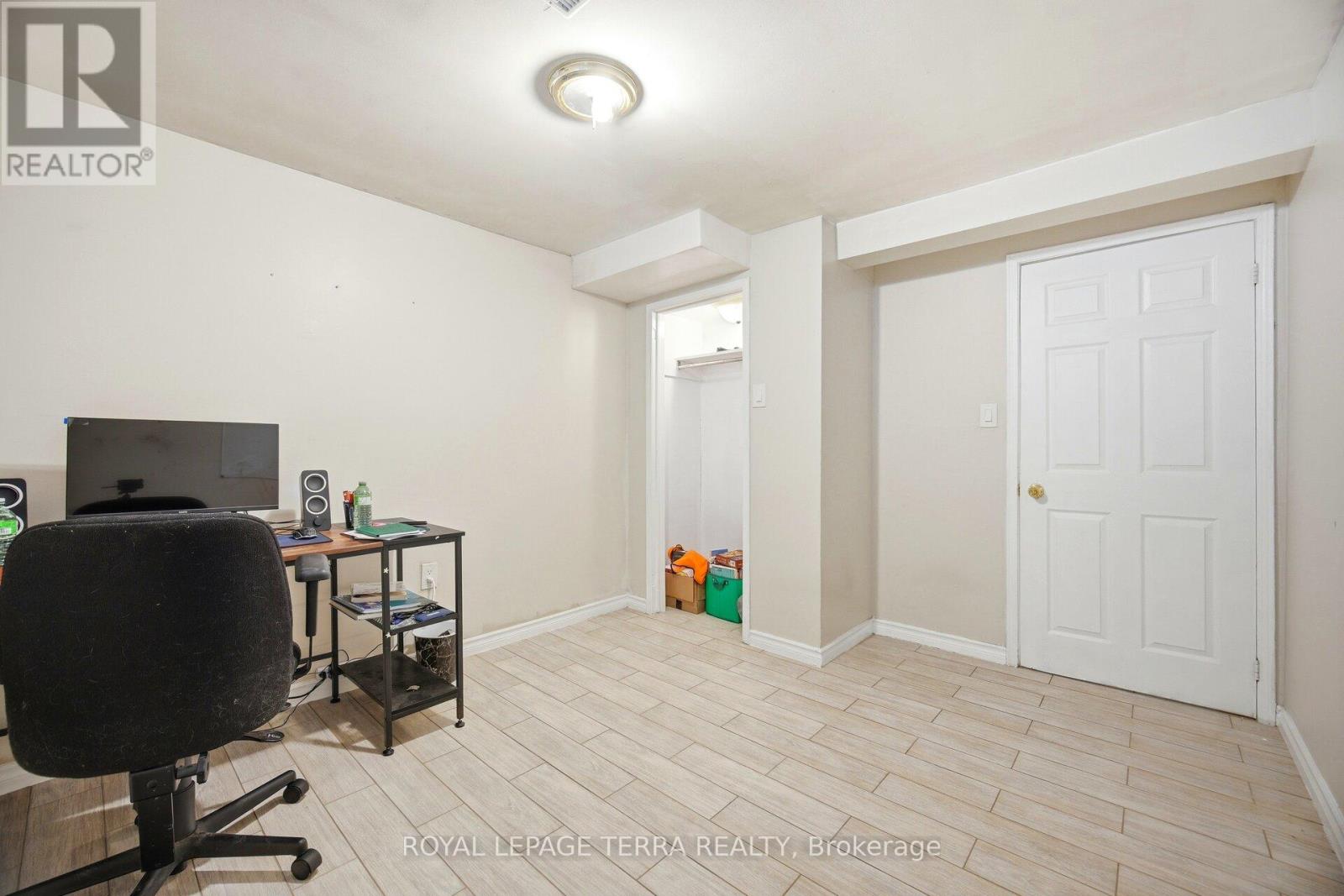 44 CARRUTHERS CRESCENT - 46
