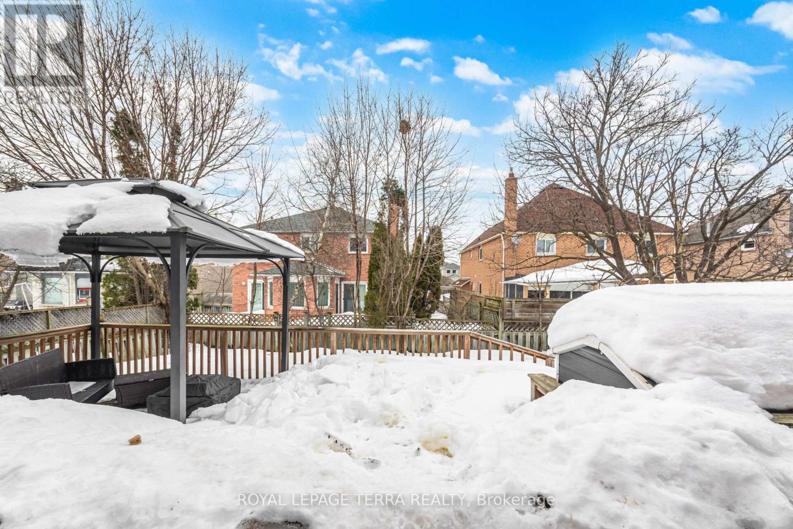 44 CARRUTHERS CRESCENT - 48