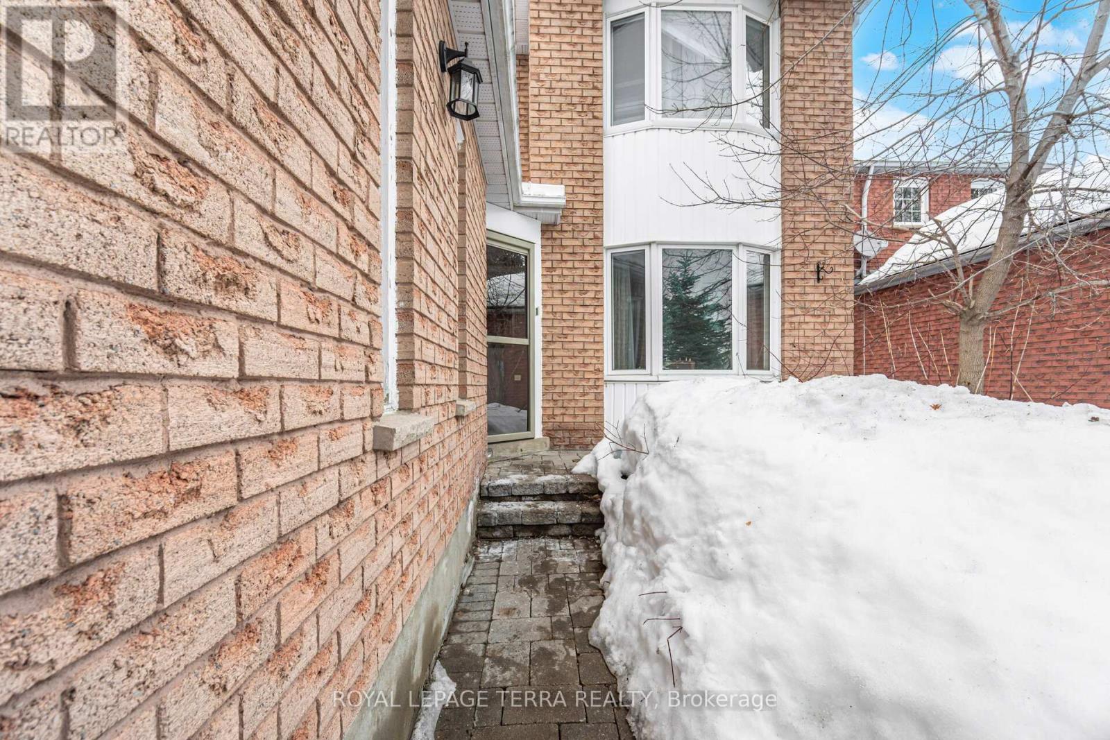 44 CARRUTHERS CRESCENT - 5