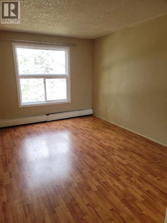 Single Family House Low rise for Sale in    Street SE Forest Lawn Calgary 