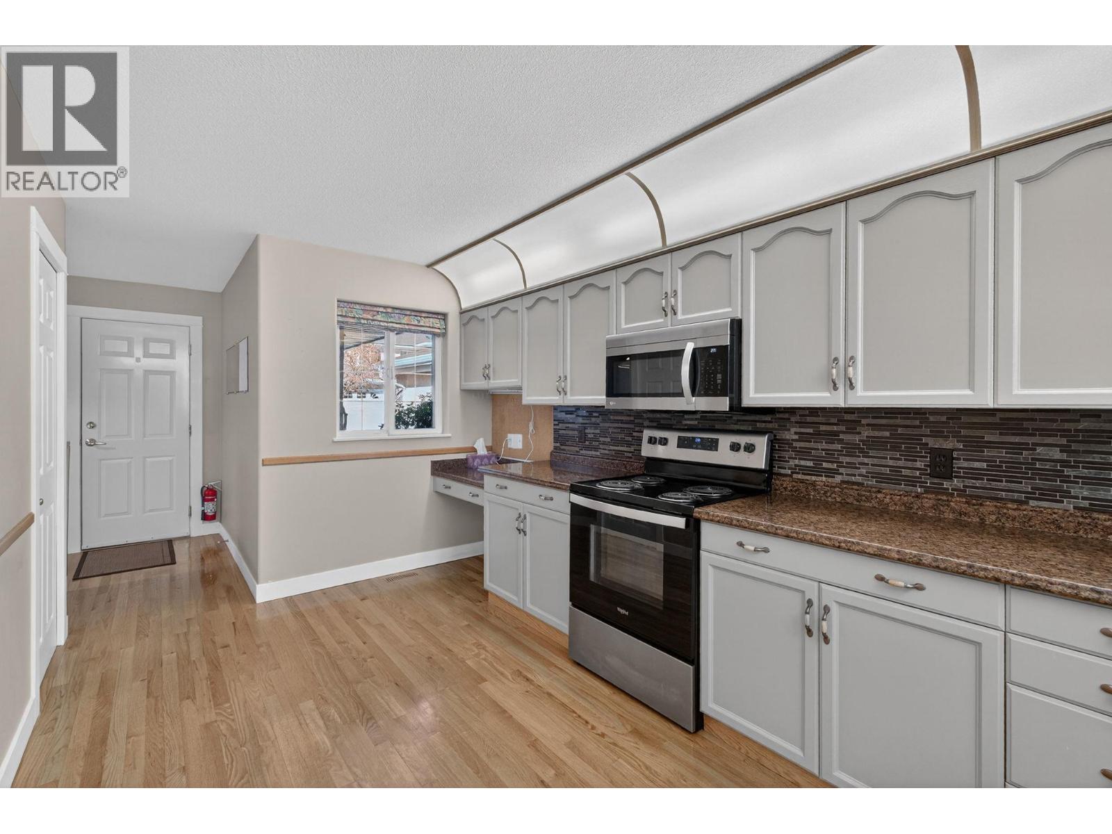 #13 1800 Parkview Crescent Lot# SL13 - 8