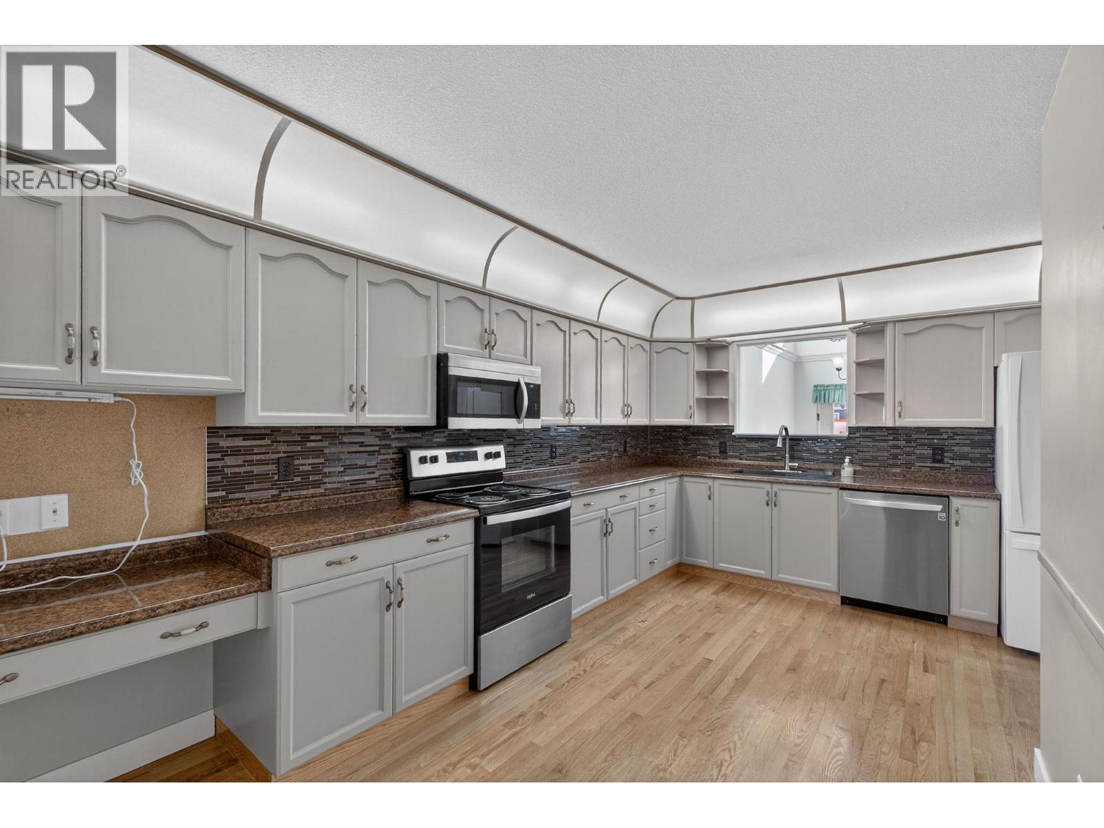 #13 1800 Parkview Crescent Lot# SL13 - 6