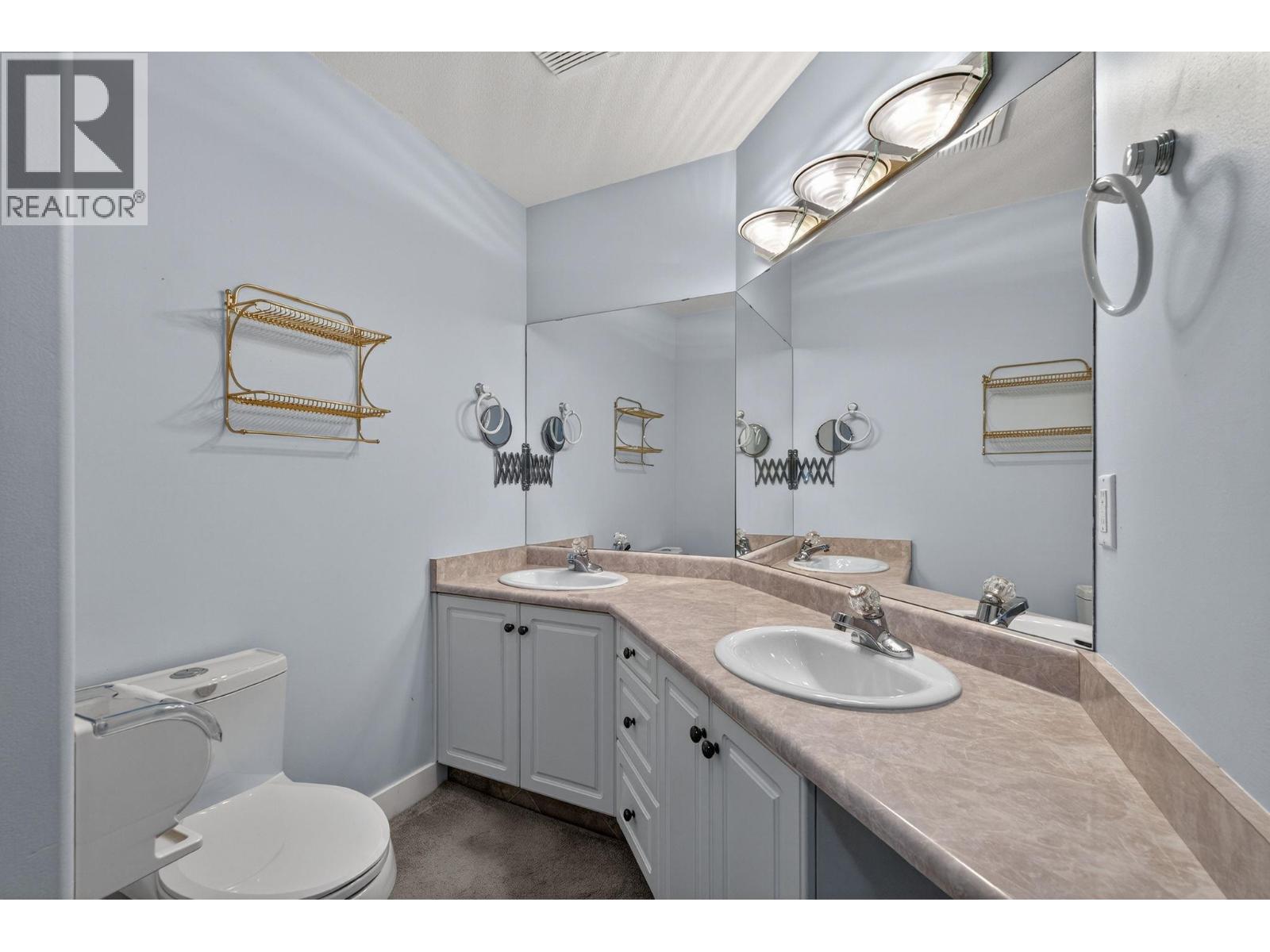 13 1800 Parkview Crescent, Kelowna