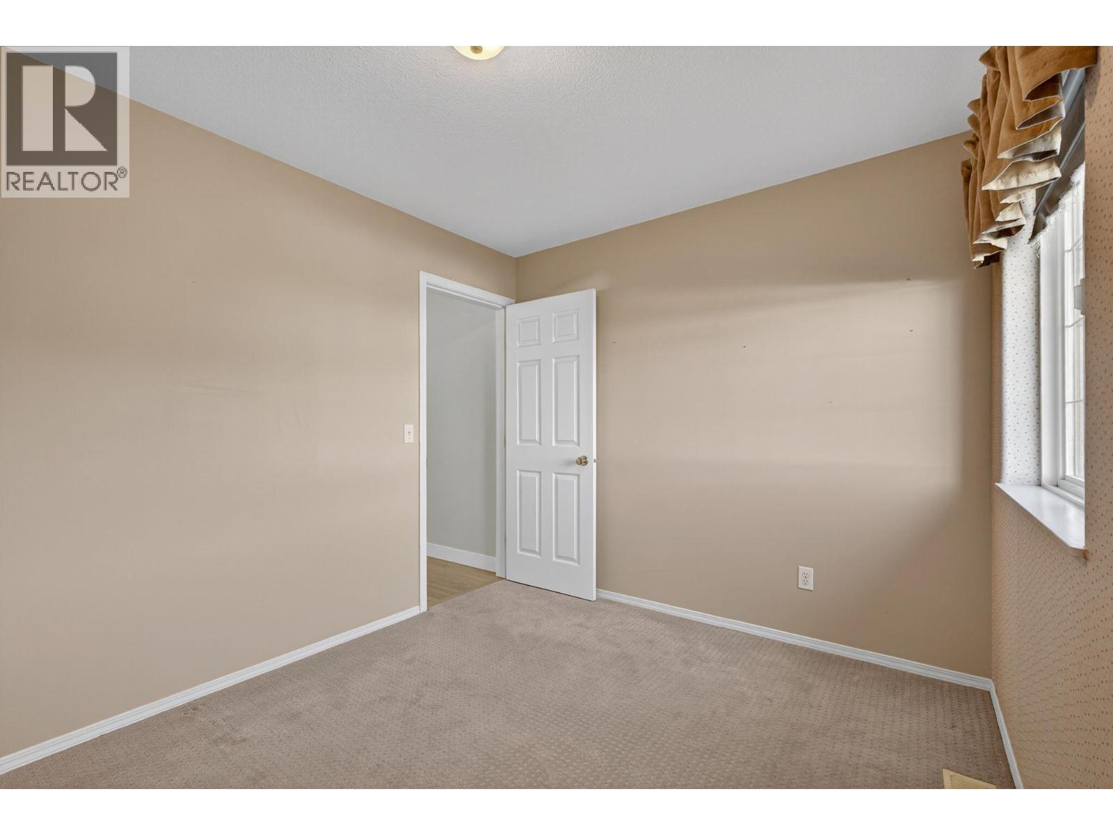 #13 1800 Parkview Crescent Lot# SL13 - 38