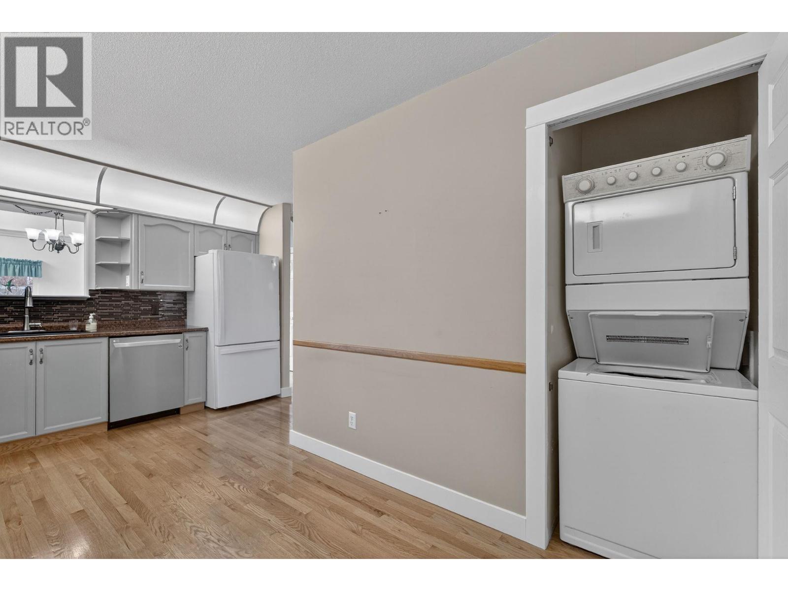 13 1800 Parkview Crescent, Kelowna