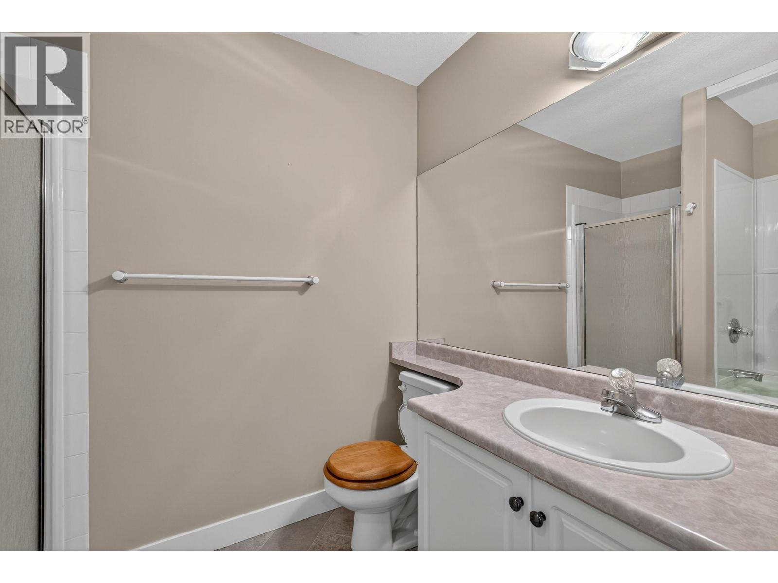 13 1800 Parkview Crescent, Kelowna