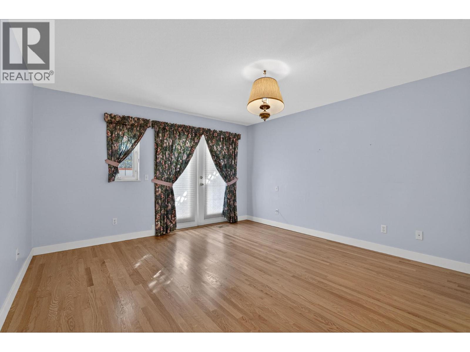 #13 1800 Parkview Crescent Lot# SL13 - 21