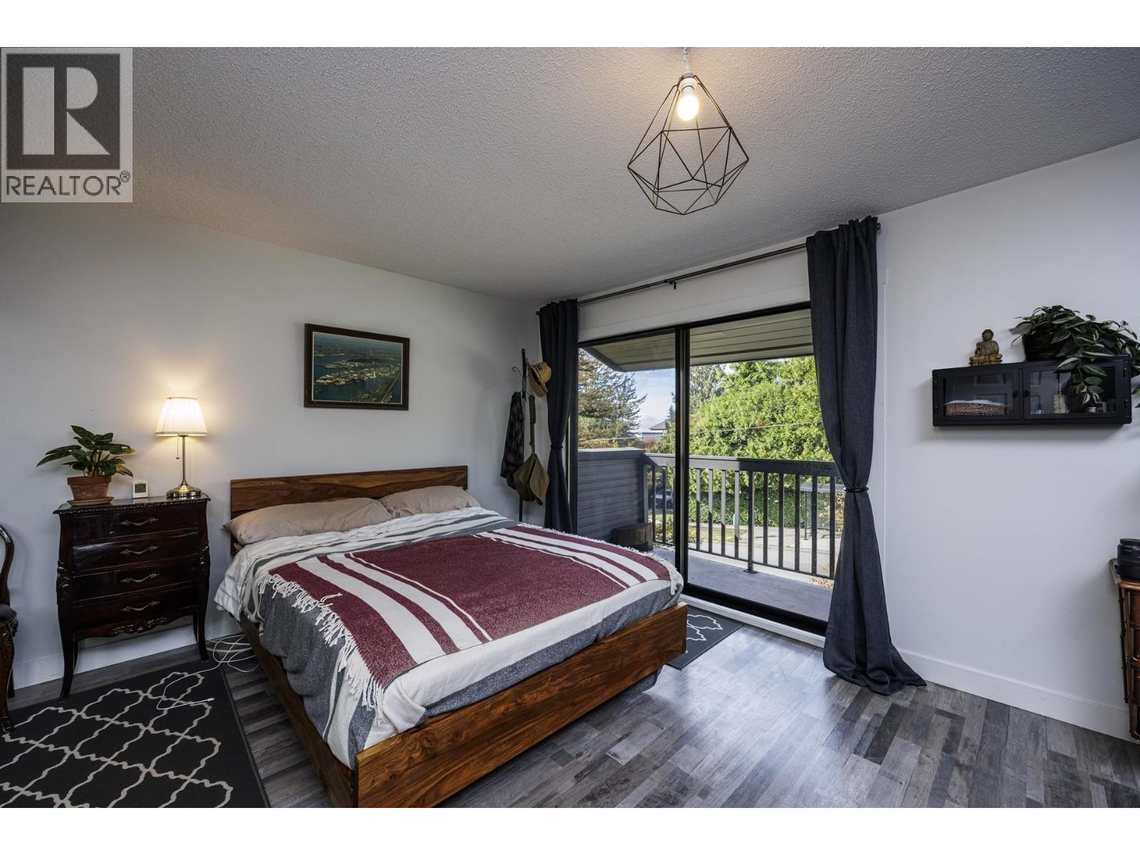 3132 LONSDALE AVENUE, North Vancouver