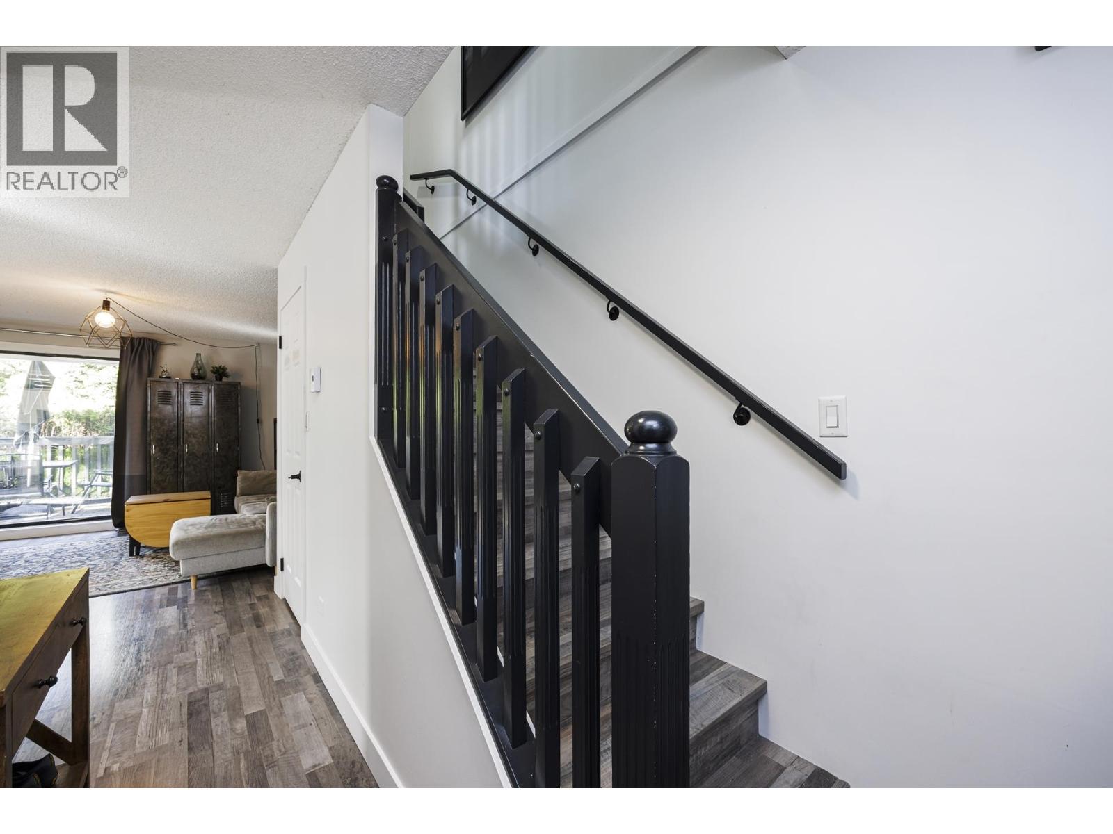 3132 LONSDALE AVENUE, North Vancouver