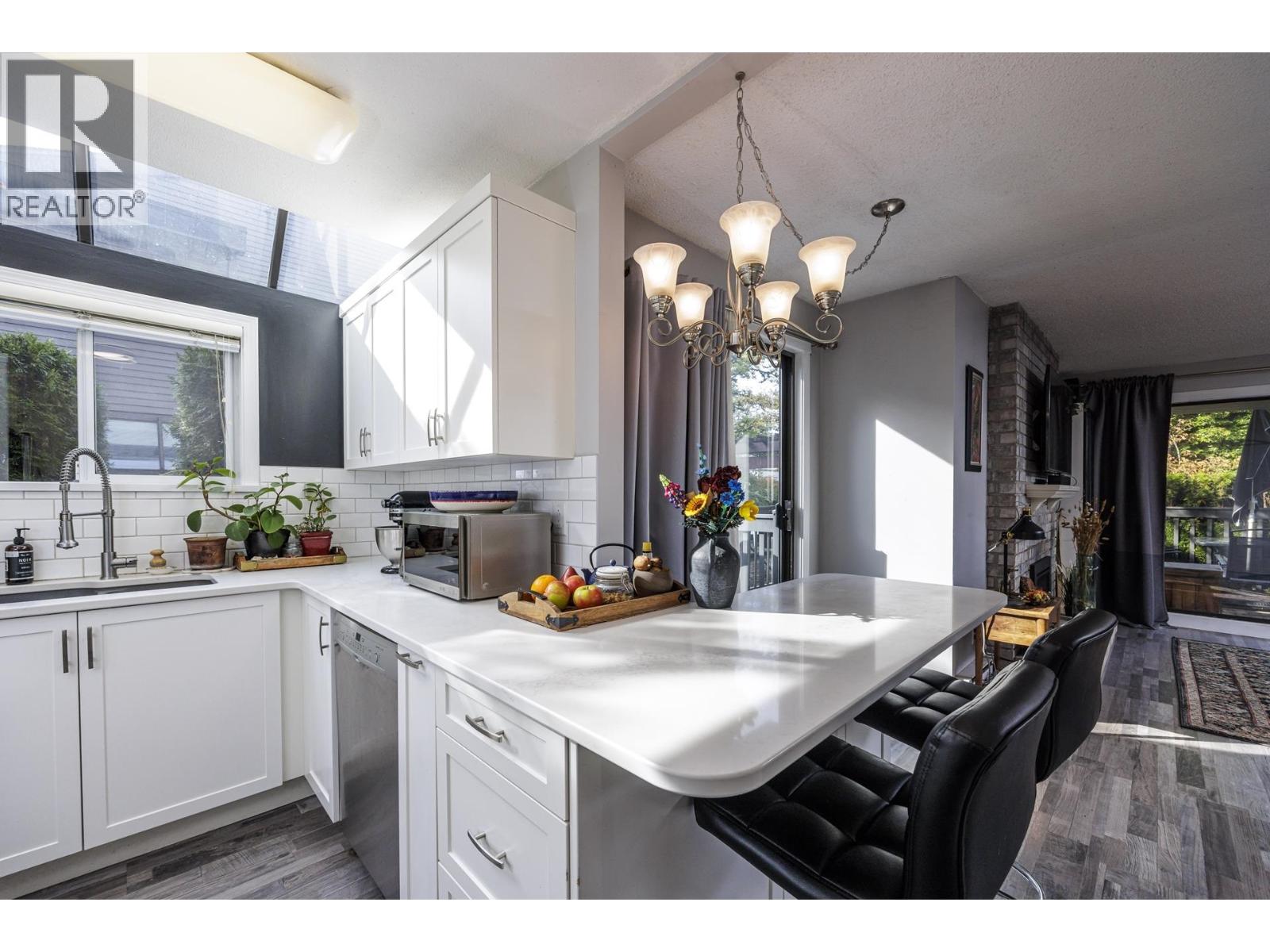 3132 LONSDALE AVENUE, North Vancouver