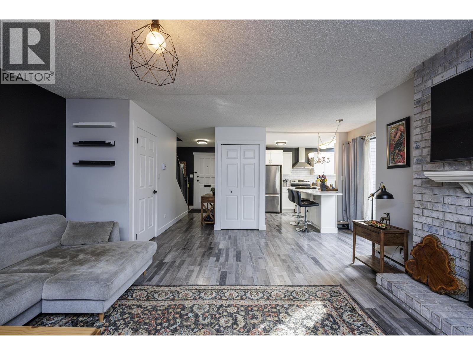 3132 LONSDALE AVENUE, North Vancouver