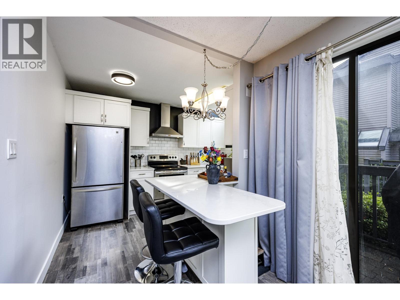 3132 LONSDALE AVENUE, North Vancouver