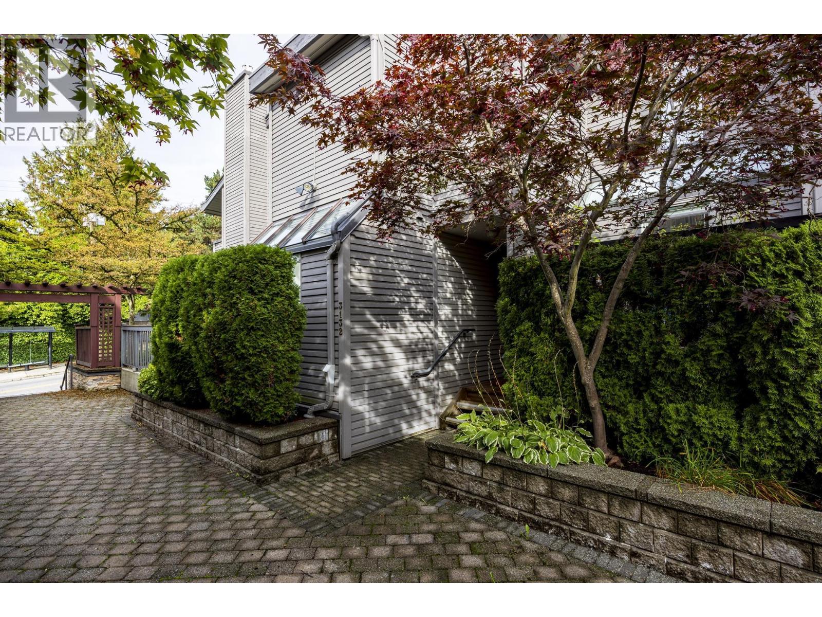 3132 LONSDALE AVENUE, North Vancouver