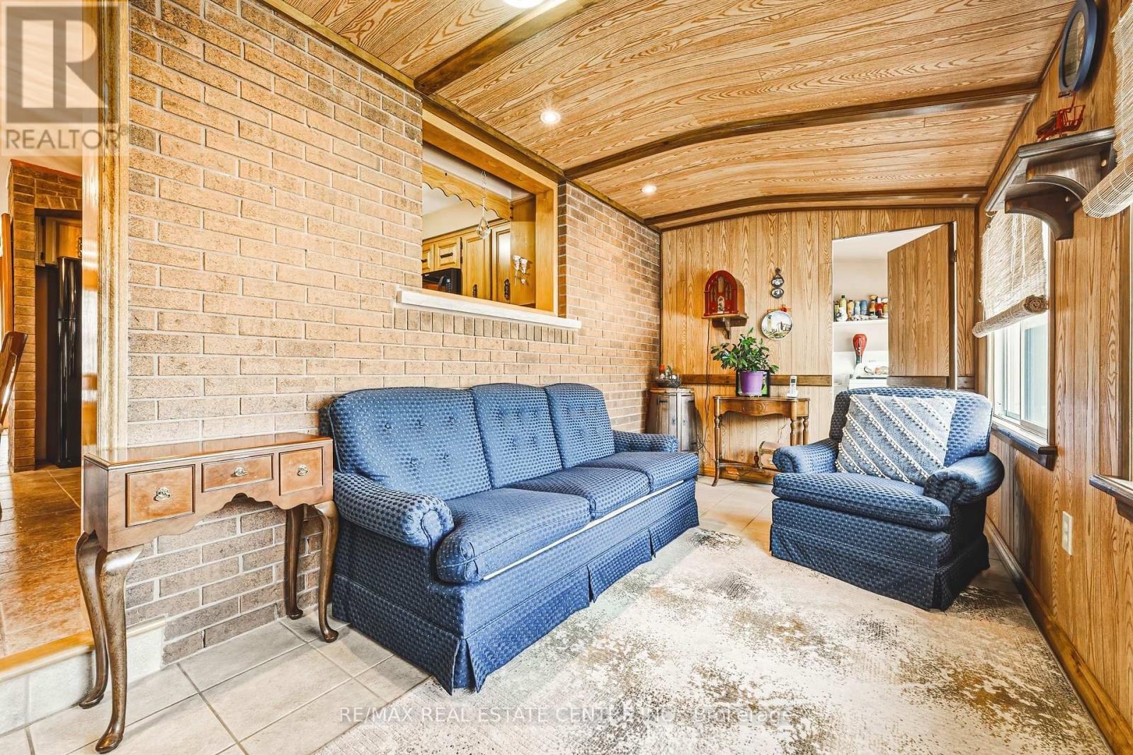 53 GLOVER ROAD - 19