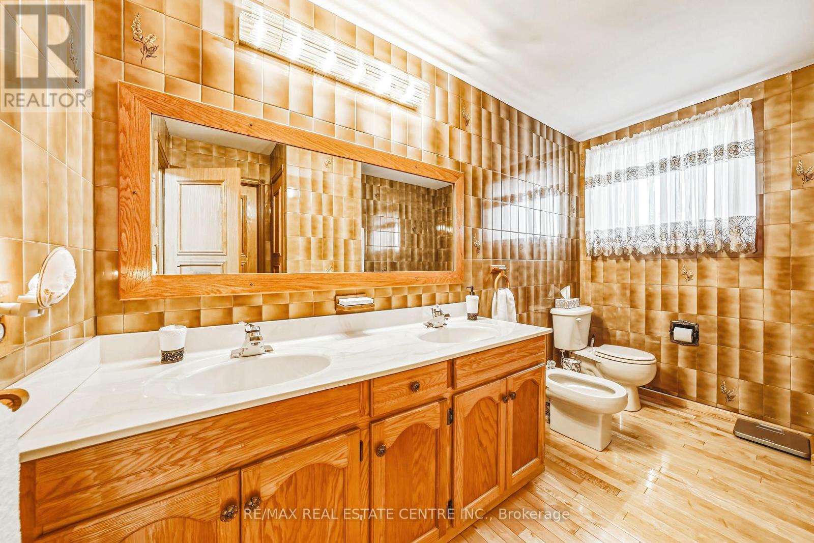 53 GLOVER ROAD - 27