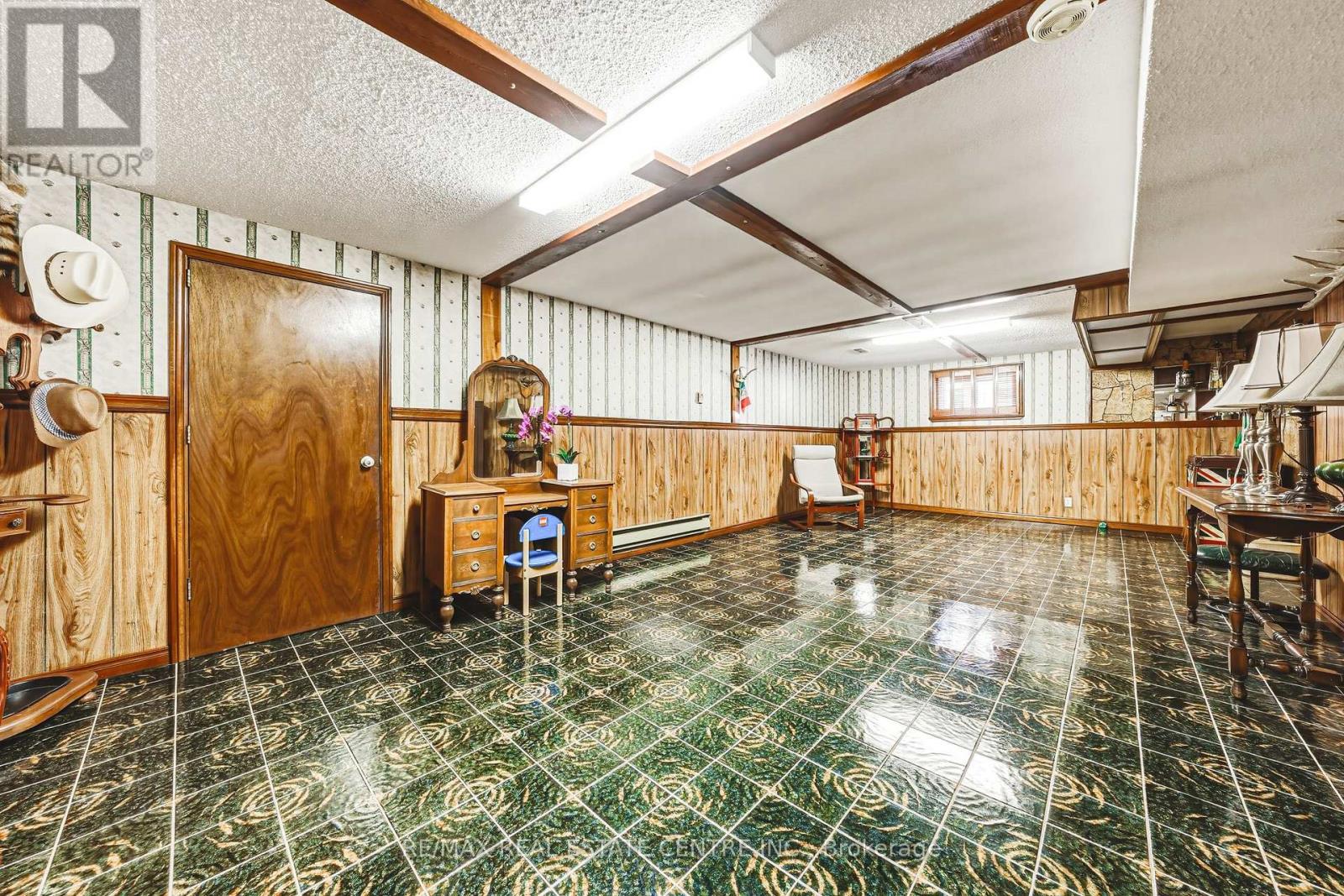 53 GLOVER ROAD - 33