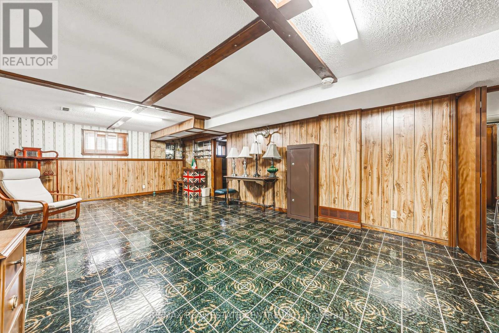 53 GLOVER ROAD - 34