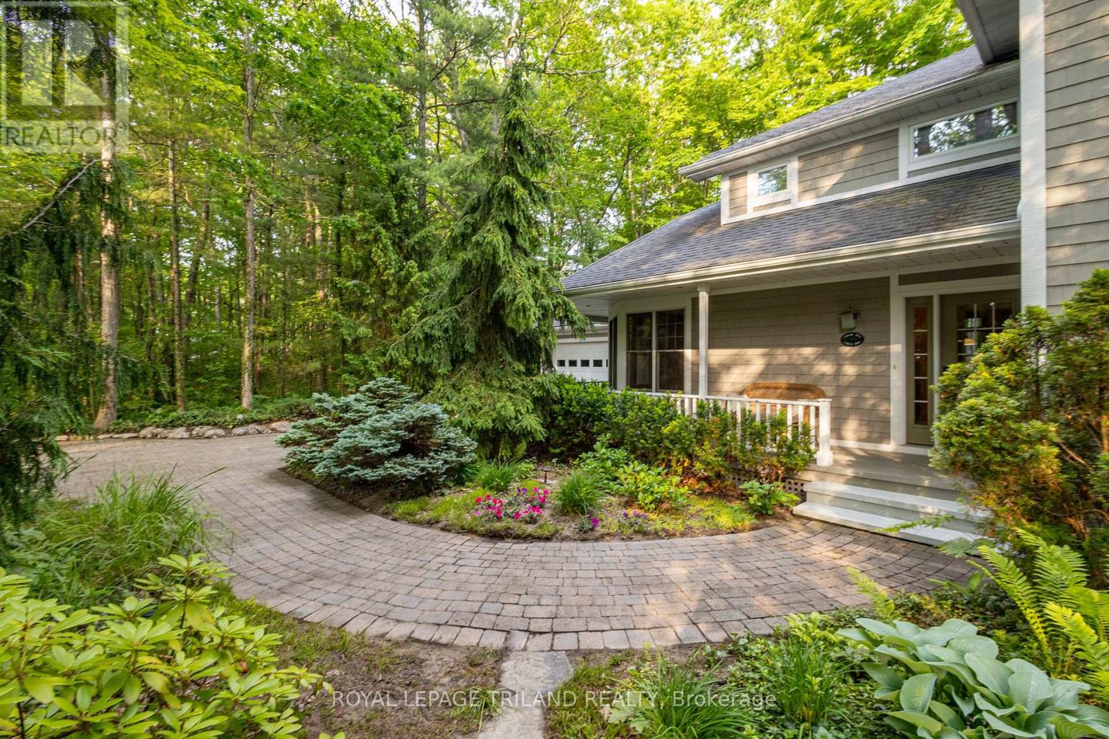 Let's wrap up back outdoors at the front walkway