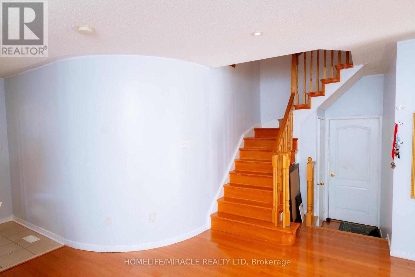 16 DUNURE CRESCENT - 10