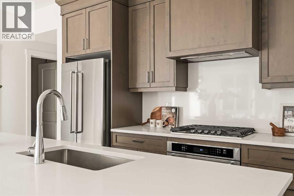 
          613 Sovereign Common Southwest
            <br/>
            <span>Calgary</span>
            , 
            <span>AB</span>
             <span>T3C3Y3</span>
         - Photo 19